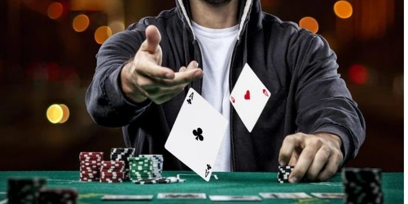 Nắm bắt các thuật ngữ trong poker cùng kubet77